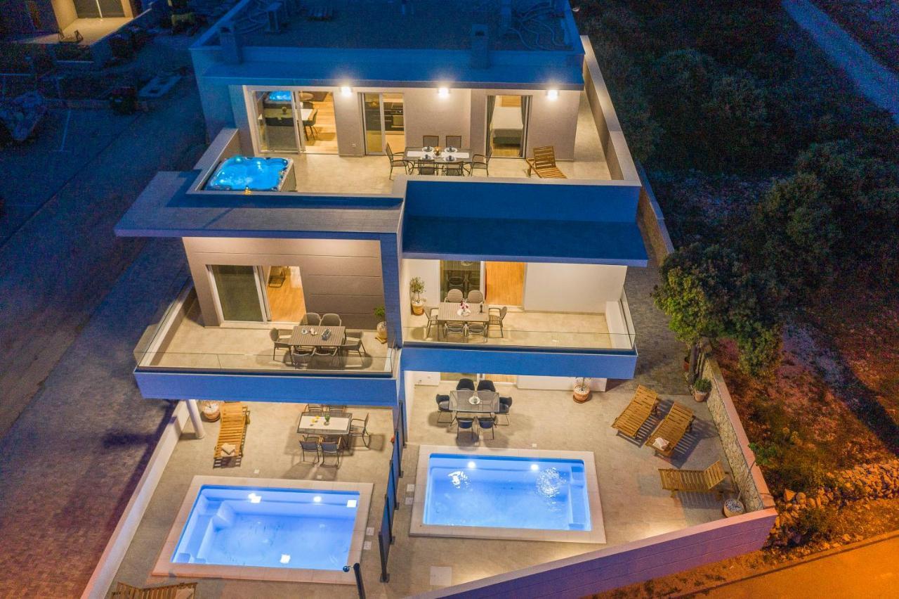 Villa Eni Apartments 1 มันเดร ภายนอก รูปภาพ