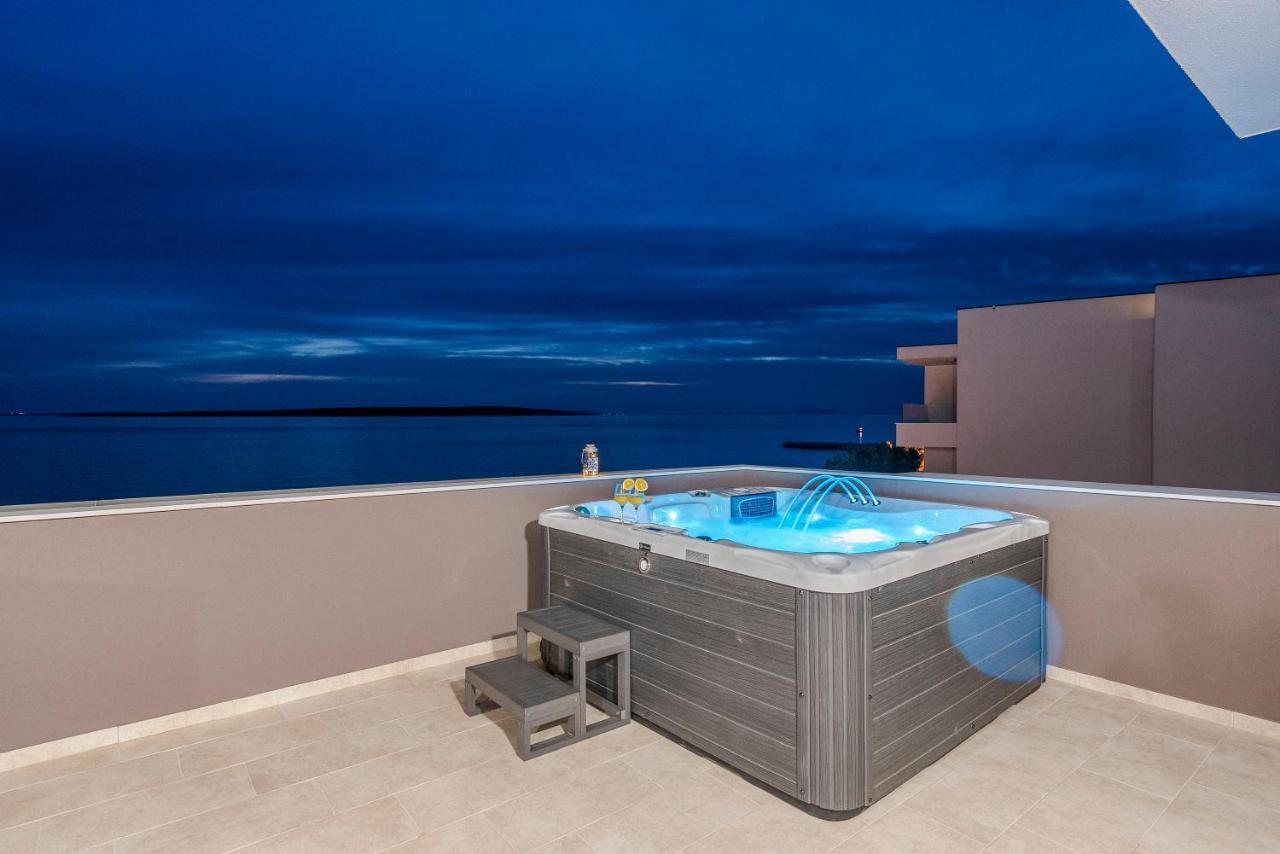 Villa Eni Apartments 1 มันเดร ภายนอก รูปภาพ