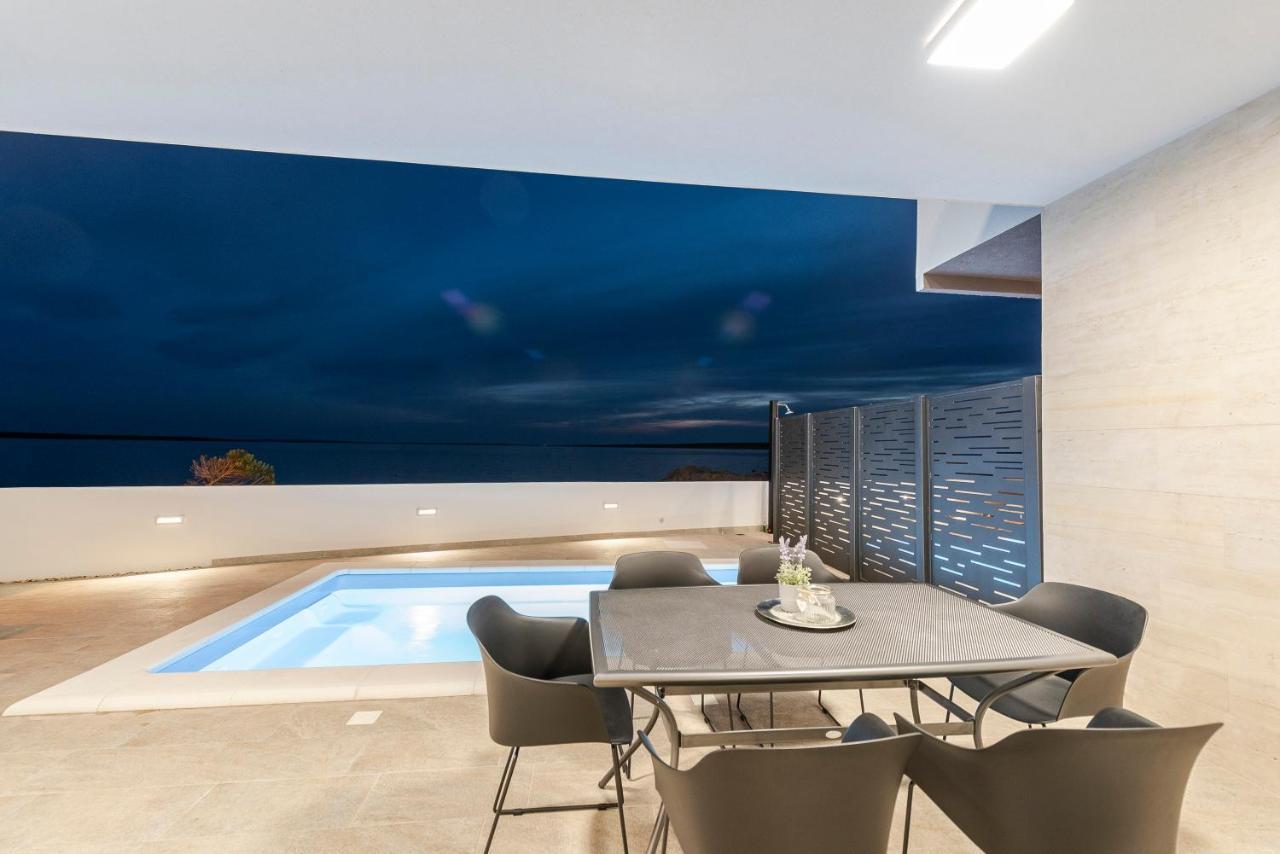 Villa Eni Apartments 1 มันเดร ภายนอก รูปภาพ